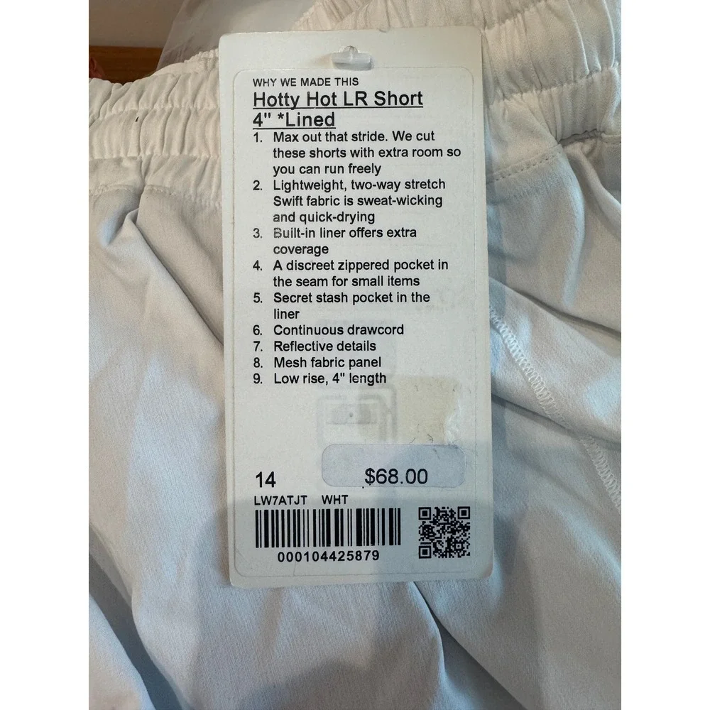Lululemon NWT Hotty Hot LR Short 4
